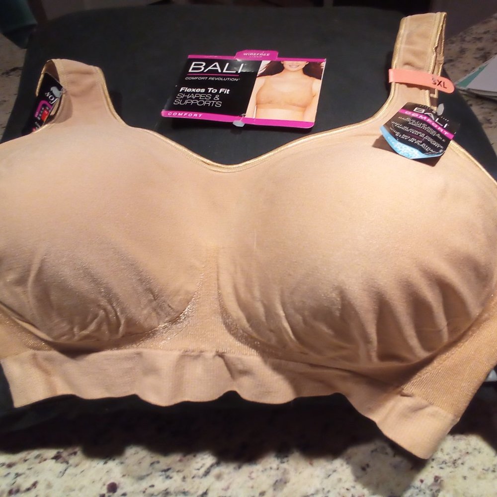 NWT Bali Comfort Revolution wireless Bra 3xl